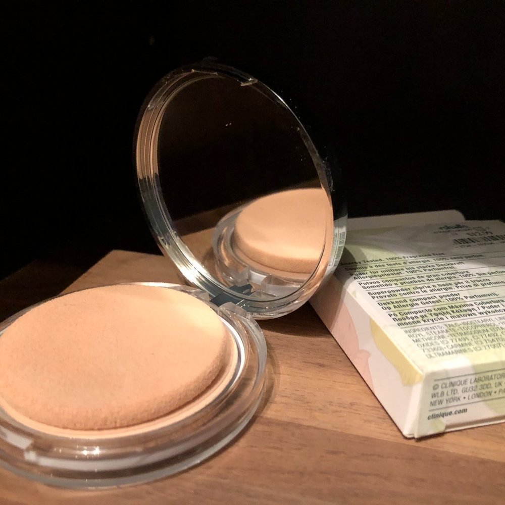 Clinique Superpowder Double Face Makeup